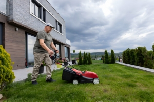 5 Reasons to Hire Lawn Care Madison WI: Beautifying Your Outdoor Landscape 